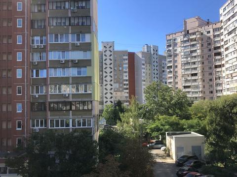 квартира за адресою Анни Ахматової вул., 11