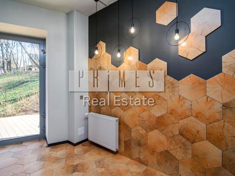 комерційна за адресою Київ, Спортивна пл., 2