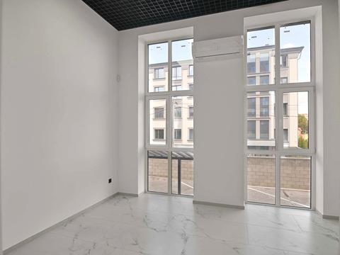 коммерческая по адресу Русская ул., 2а