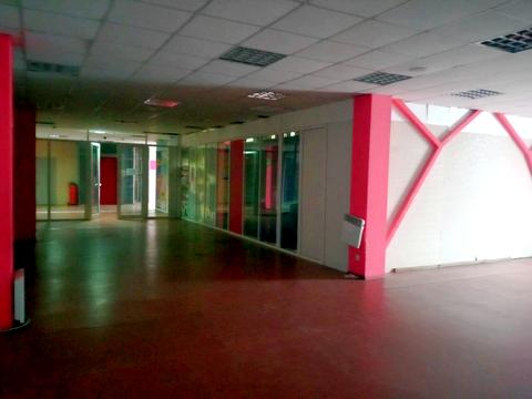 комерційна за адресою Андрія Малишка вул., 5