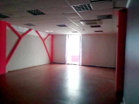 комерційна за адресою Андрія Малишка вул., 5