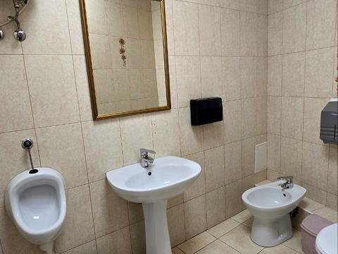 комерційна за адресою Королеви Єлизавети ІІ вул. (Глинки), 2