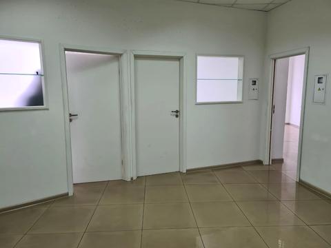 комерційна за адресою Королеви Єлизавети ІІ вул. (Глинки), 2