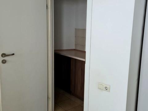 комерційна за адресою Королеви Єлизавети ІІ вул. (Глинки), 2