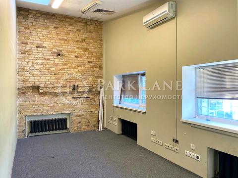 комерційна за адресою Верхній Вал вул., 22