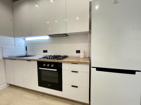 квартира за адресою Молодіжна вул., 4