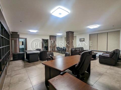 комерційна за адресою Богдана Хмельницького вул., 2/37б