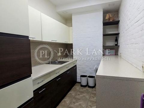 комерційна за адресою Богдана Хмельницького вул., 2/37б