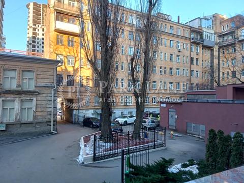 комерційна за адресою Богдана Хмельницького вул., 2/37б