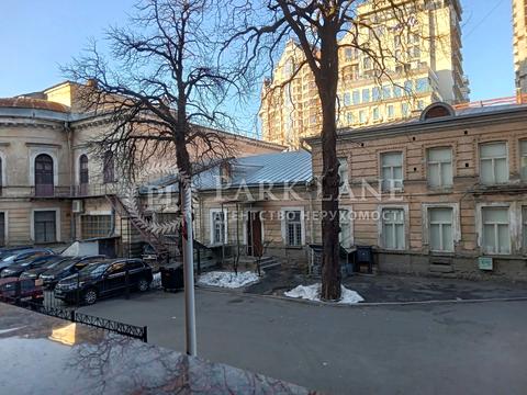 комерційна за адресою Богдана Хмельницького вул., 2/37б