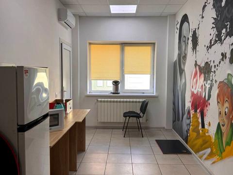 комерційна за адресою Володимира Мономаха вул. (Московська), 17А