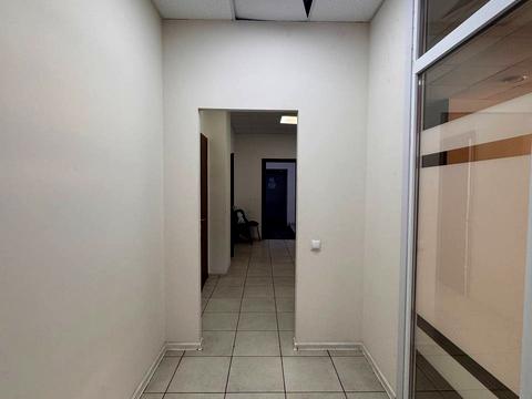 комерційна за адресою Володимира Мономаха вул. (Московська), 17А