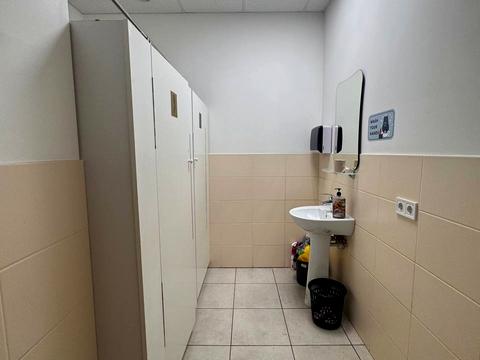 комерційна за адресою Володимира Мономаха вул. (Московська), 17А