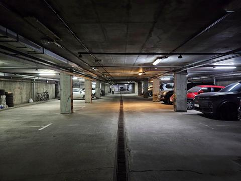 паркомісце за адресою Микільсько-Слобідська вул., 6