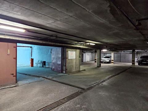 паркомісце за адресою Микільсько-Слобідська вул., 6