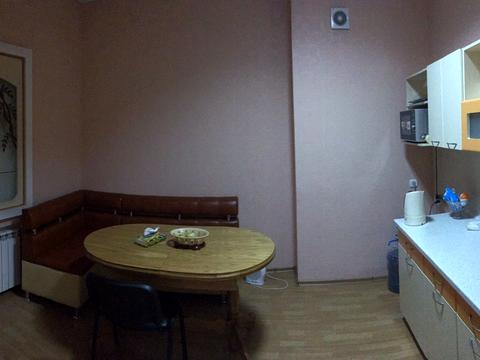 комерційна за адресою Королеви Єлизавети ІІ вул. (Глинки), 2