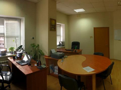 комерційна за адресою Королеви Єлизавети ІІ вул. (Глинки), 2