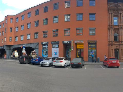 комерційна за адресою Королеви Єлизавети ІІ вул. (Глинки), 2