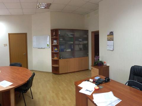 комерційна за адресою Королеви Єлизавети ІІ вул. (Глинки), 2