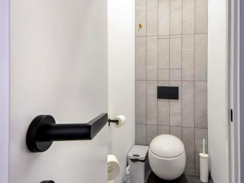 комерційна за адресою Київ, Саксаганського вул., 120