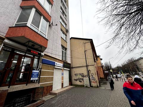 комерційна за адресою Галицька вул., 64а