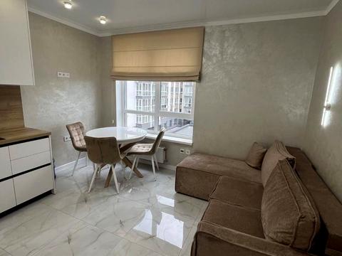 квартира за адресою Профсоюзна вул., 9-А