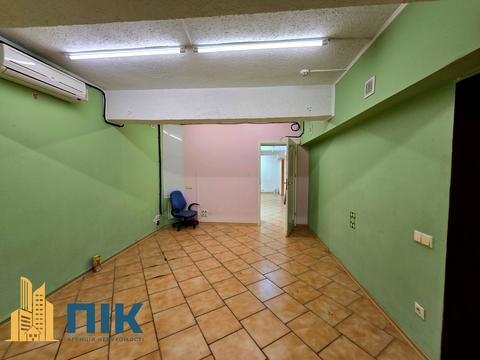 комерційна за адресою Деревлянська вул. (Якіра), 12/42