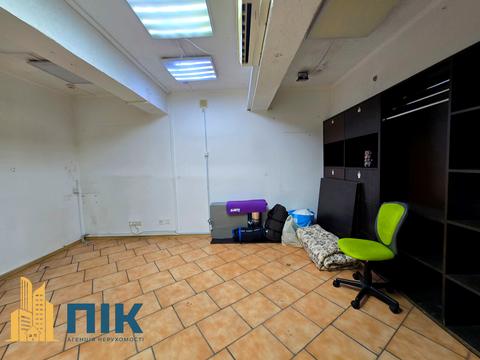 комерційна за адресою Деревлянська вул. (Якіра), 12/42