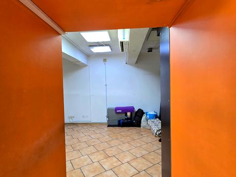 комерційна за адресою Деревлянська вул. (Якіра), 12/42