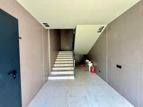 комерційна за адресою Костомарівська вул. (Щорса), 1-А