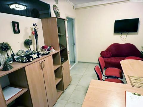 комерційна за адресою Київ, Верховної Ради бульв., 21-А