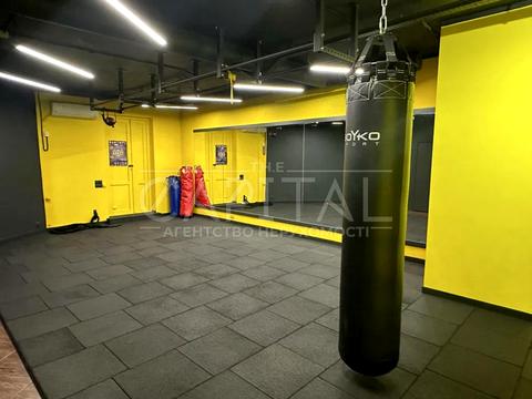 комерційна за адресою Івана Дяченка вул., 20Б