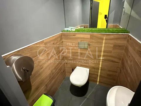 комерційна за адресою Івана Дяченка вул., 20Б