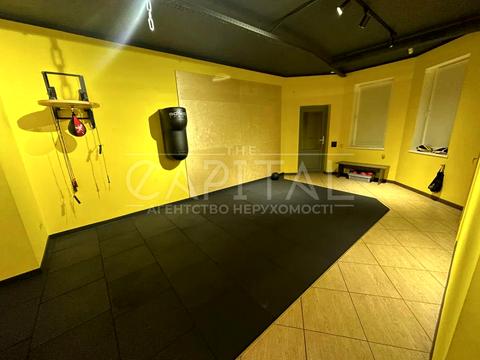 комерційна за адресою Івана Дяченка вул., 20Б