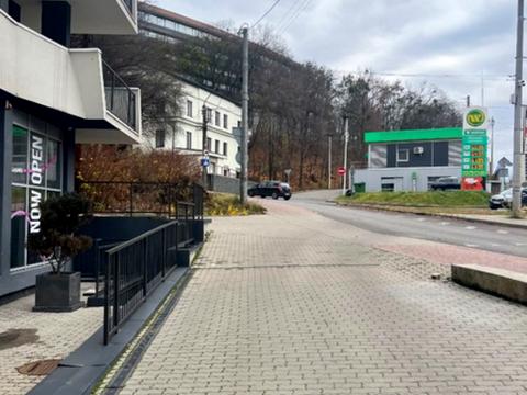 комерційна за адресою Василя Стуса вул. (Островського), 51-53