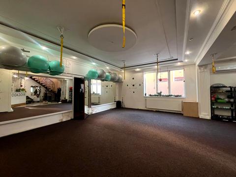 комерційна за адресою Яноша Недецеї вул., 34-А