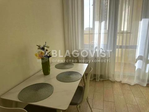 квартира за адресою Академіка Глушкова просп., 9-Д