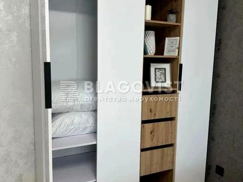 квартира за адресою Академіка Глушкова просп., 9-Д