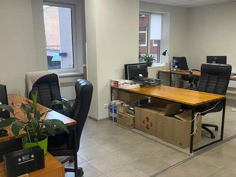 комерційна за адресою Виконкомівська вул., 24-А