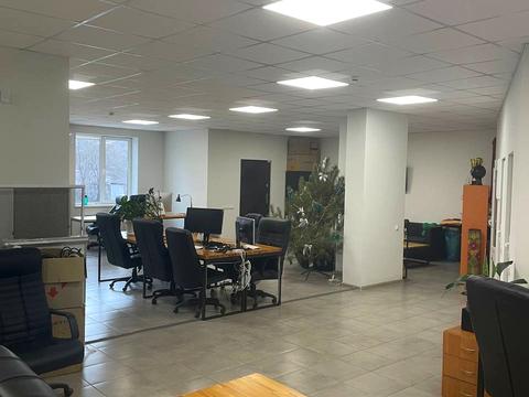 комерційна за адресою Виконкомівська вул., 24-А