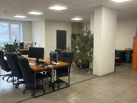 комерційна за адресою Виконкомівська вул., 24-А