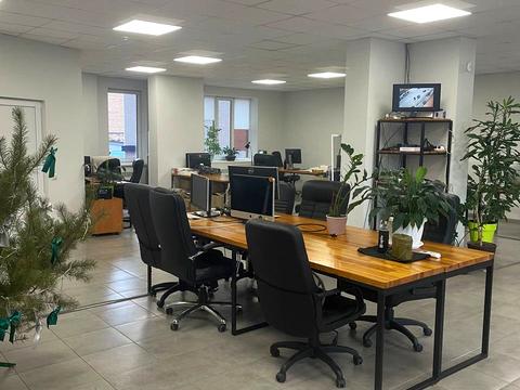 комерційна за адресою Виконкомівська вул., 24-А