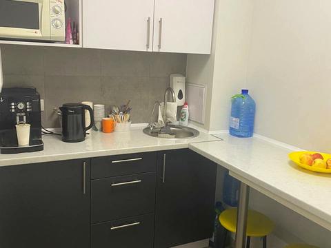 комерційна за адресою Виконкомівська вул., 24-А