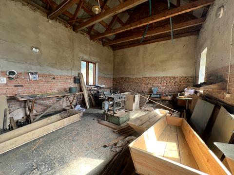 комерційна за адресою Богдана Хмельницького, 81