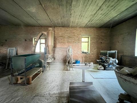 комерційна за адресою Богдана Хмельницького, 81