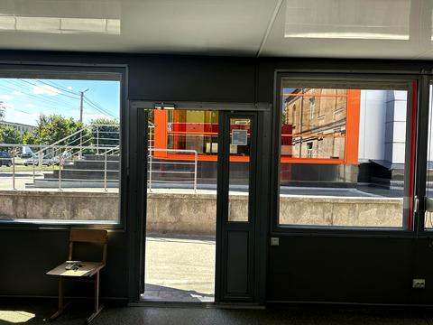 комерційна за адресою Соборна вул., 68