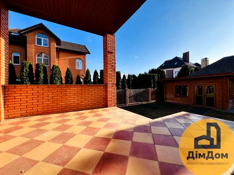 будинок за адресою Василя Сухомлинського вул., 19