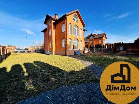 будинок за адресою Василя Сухомлинського вул., 19