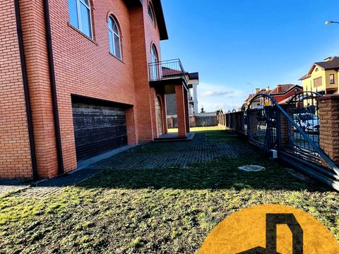 будинок за адресою Василя Сухомлинського вул., 19