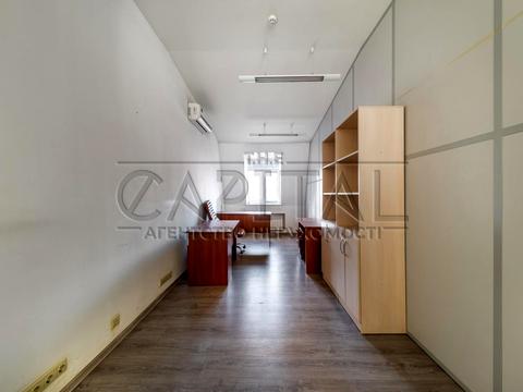 комерційна за адресою Велика Васильківська вул. (Червоноармійська), 32А